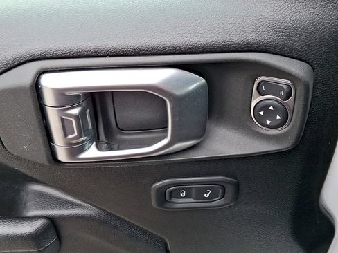 Used 2022 Jeep Wrangler Unlimited Sport AWD/4WD image 16