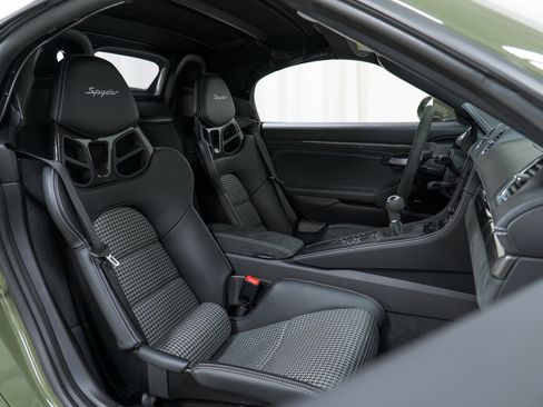 Certified 2023 Porsche 718 Boxster Spyder image 36