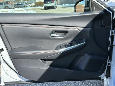 Certified 2024 Nissan Sentra SR FWD image 13