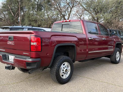 Used 2015 GMC Sierra 2500 Denali w/ Driver Alert Package image 5
