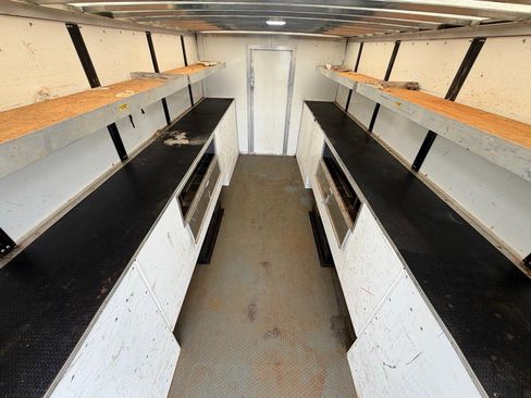 Used 2023 Ford E-450 and Econoline 450 Super Duty w/ Power Windows & Locks Group image 2