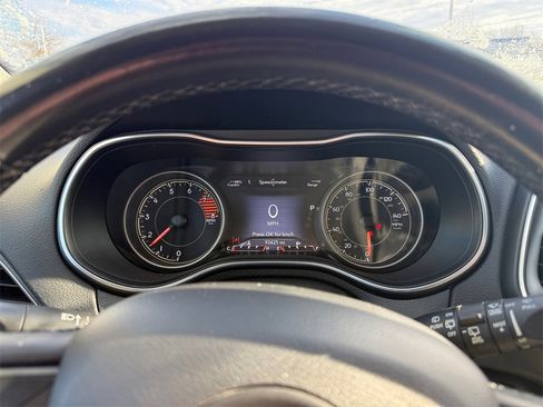 Used 2019 Jeep Cherokee Trailhawk image 16