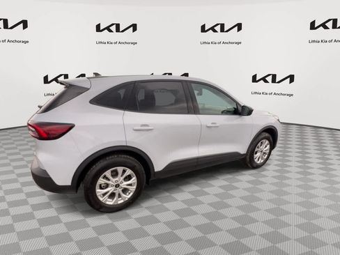 Used 2025 Ford Escape Active AWD/4WD image 2
