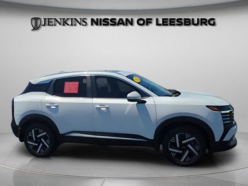 Certified 2025 Nissan Kicks SV w/ SV Premium Package FWD image 2