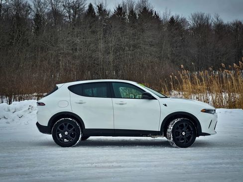 Certified 2024 Dodge Hornet GT w/ GT Blacktop Package image 2