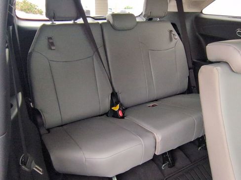 Used 2026 Toyota Sienna XLE image 13