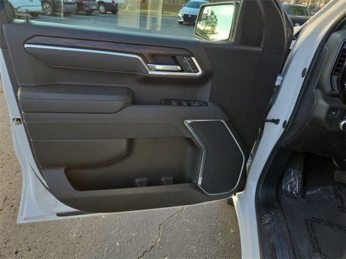 Used 2025 GMC Sierra 1500 SLT image 11