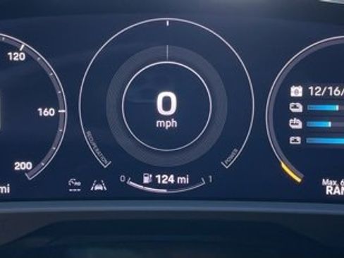 Used 2020 Porsche Taycan 4S image 21