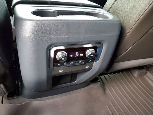 Used 2023 GMC Yukon Denali image 15