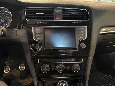 Used 2017 Volkswagen Golf R 4-Door AWD/4WD image 7