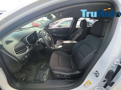 Used 2025 Chevrolet Malibu LT FWD image 6