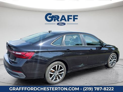 Used 2025 Volkswagen Jetta SE FWD image 6