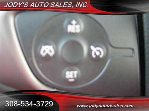 Used 2022 GMC Canyon AT4 w/ Trailering Package image 11