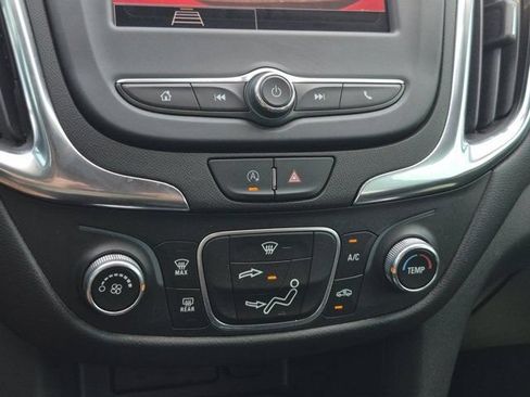 Used 2022 Chevrolet Equinox LT FWD image 24