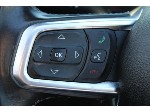 Used 2018 Jeep Wrangler Unlimited Sahara w/ Uconnect 4C Nav & Sound Group AWD/4WD image 22