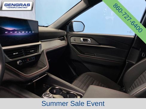 Used 2025 Ford Explorer ST-Line w/ ST-Line Street Pack AWD/4WD image 11