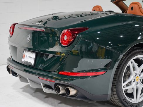 Used 2016 Ferrari California T RWD image 24