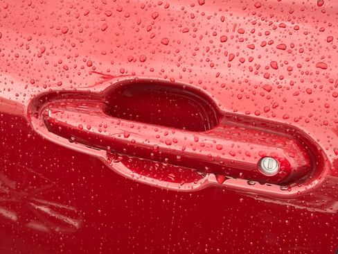 Used 2023 Toyota Highlander XLE image 18