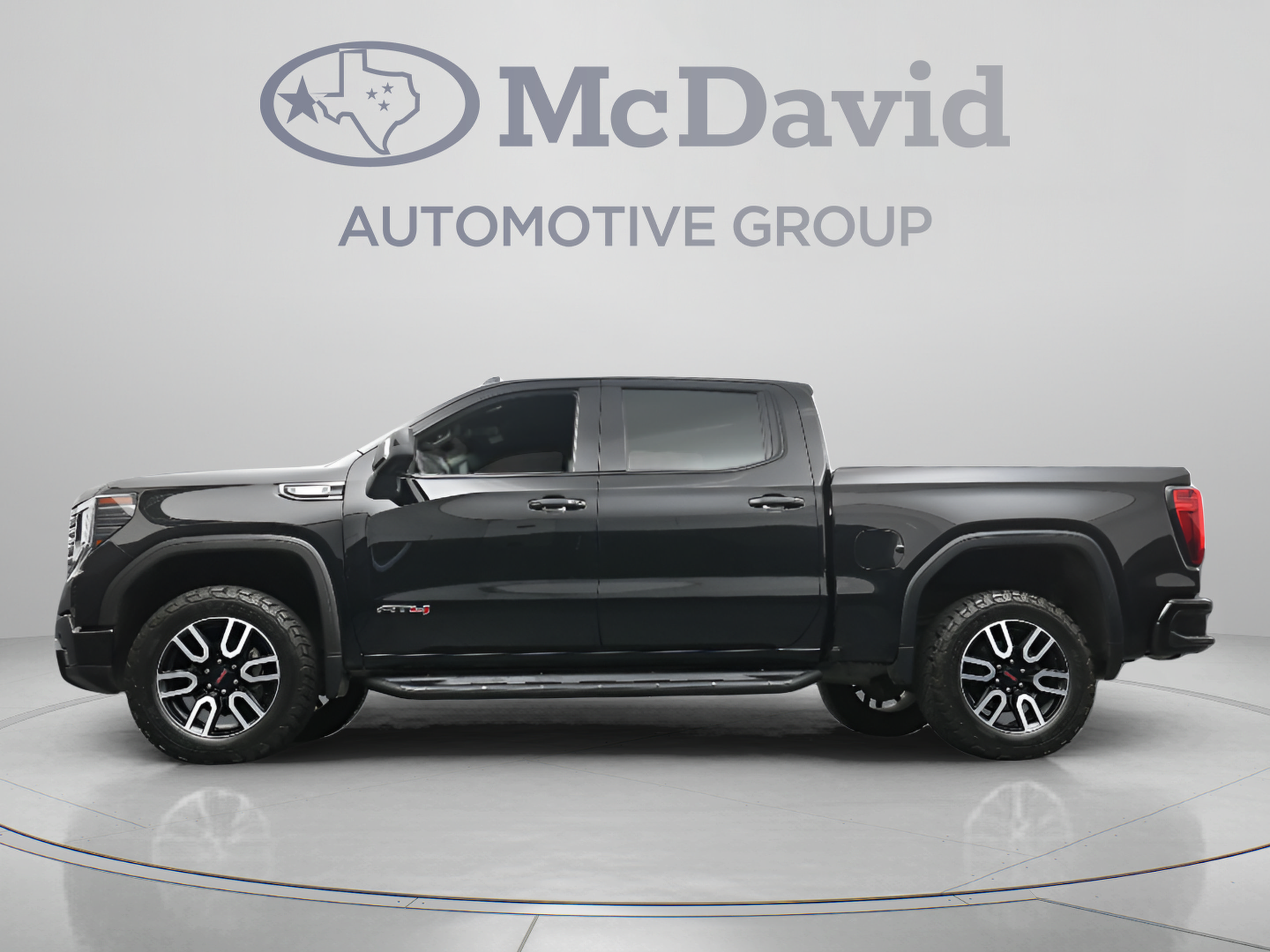 Used 2024 GMC Sierra 1500 AT4 w/ Technology Package AWD/4WD image 27