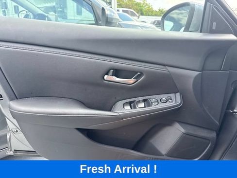 Used 2025 Nissan Sentra SV FWD image 10