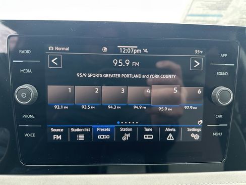 New 2026 Volkswagen Taos SE image 18