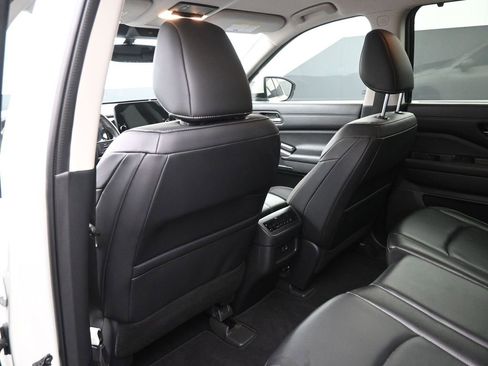 Used 2022 Nissan Pathfinder SL image 10