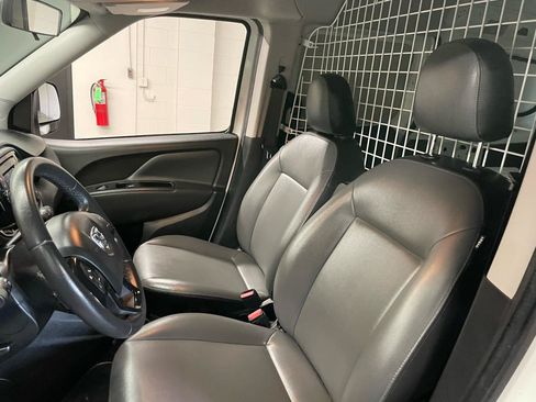 Used 2019 RAM ProMaster City Tradesman SLT FWD image 18