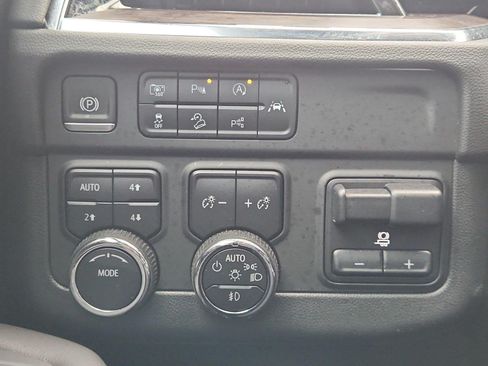 Certified 2025 Chevrolet Tahoe Z71 w/ Comfort Package AWD/4WD image 18