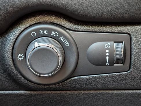 Used 2024 Dodge Durango GT AWD/4WD image 35