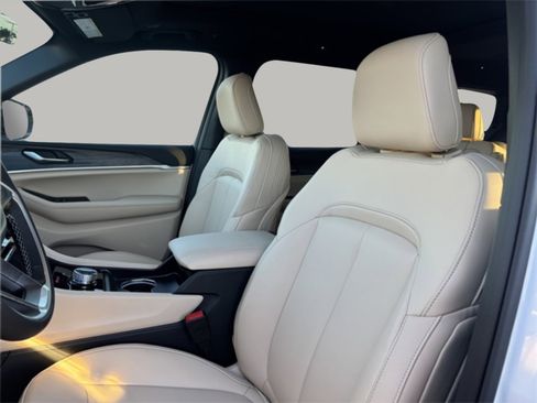 New 2025 Jeep Grand Cherokee L Limited image 10