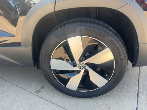 Used 2024 Volkswagen Taos S image 18