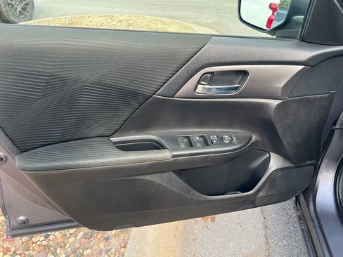 Used 2015 Honda Accord LX image 15
