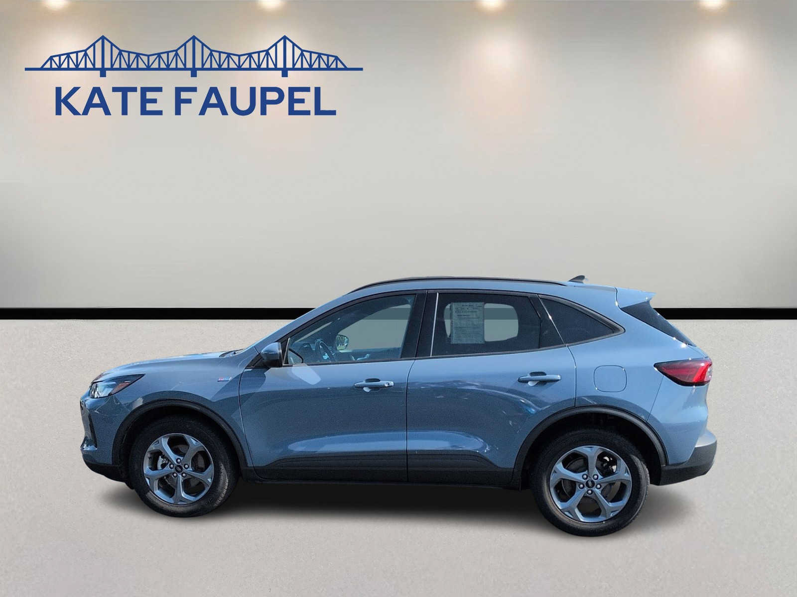 Used 2025 Ford Escape ST-Line Select AWD/4WD image 4
