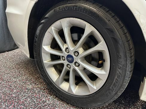 Used 2019 Ford Fusion SE FWD image 31