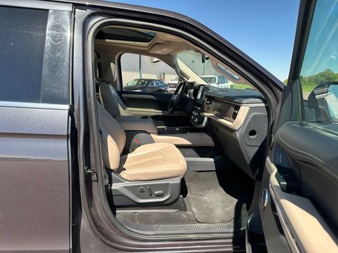 Used 2024 Ford Expedition Limited AWD/4WD image 29