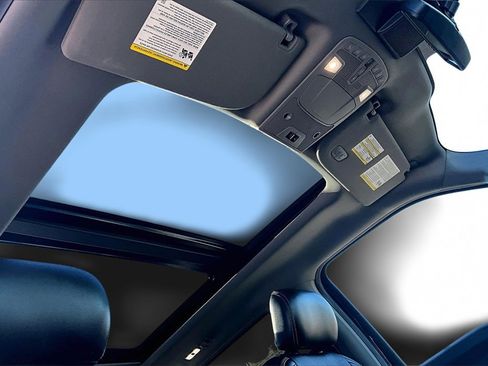 Certified 2019 Ford F150 Lariat w/ Equipment Group 502A Luxury image 23