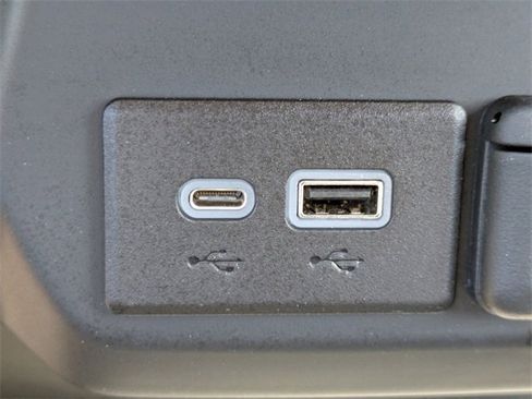 Used 2022 Chevrolet Silverado 1500 Custom image 21