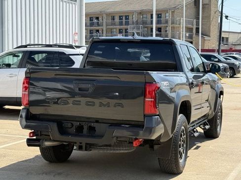 Used 2024 Toyota Tacoma TRD Off-Road AWD/4WD image 4