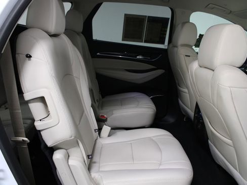 Used 2024 Buick Enclave Essence w/ Technology Package image 32