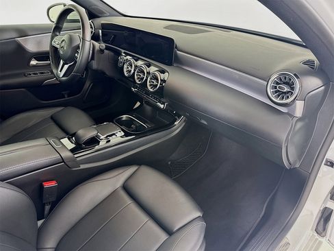 Used 2020 Mercedes-Benz A 220 A 220 image 31