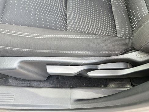 Used 2025 Chevrolet Equinox LT image 13