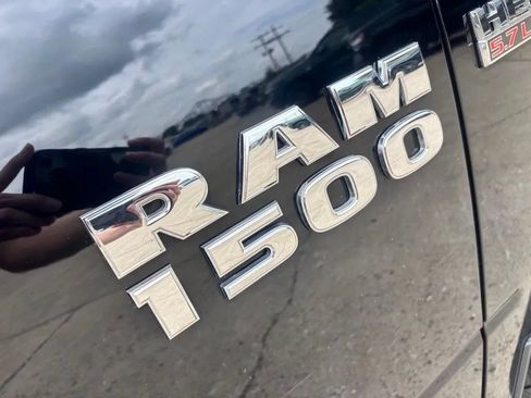 Used 2015 RAM 1500 Express RWD image 9