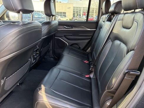 Certified 2022 Jeep Grand Cherokee Limited image 23