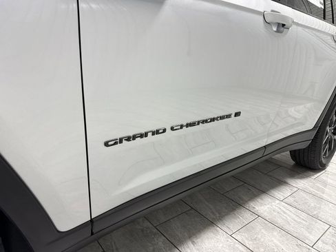 Used 2024 Jeep Grand Cherokee Altitude image 33