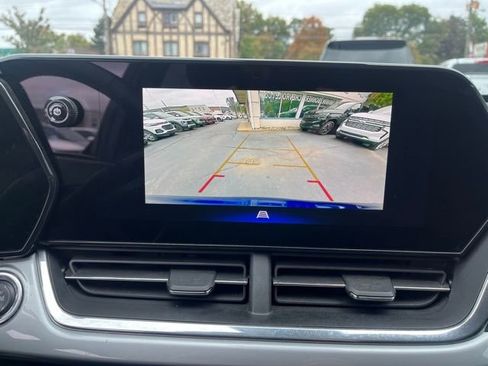 Used 2024 Chevrolet Trax LT w/ Driver Confidence Package image 15