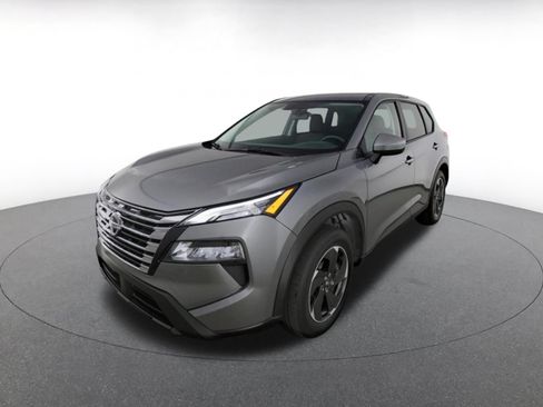 Used 2025 Nissan Rogue SV FWD image 3