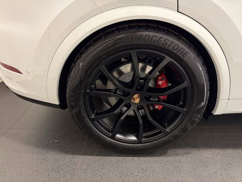 New 2026 Porsche Cayenne S image 12