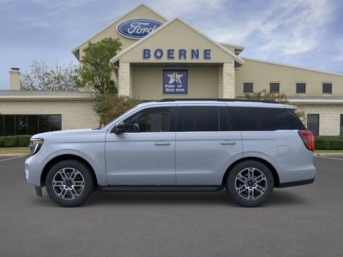 New 2025 Ford Expedition Active RWD image 3