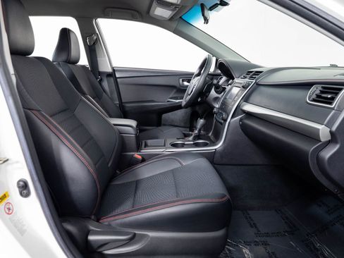 Used 2017 Toyota Camry SE image 26