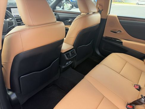 Used 2023 Lexus ES 350 w/ Premium Package FWD image 30